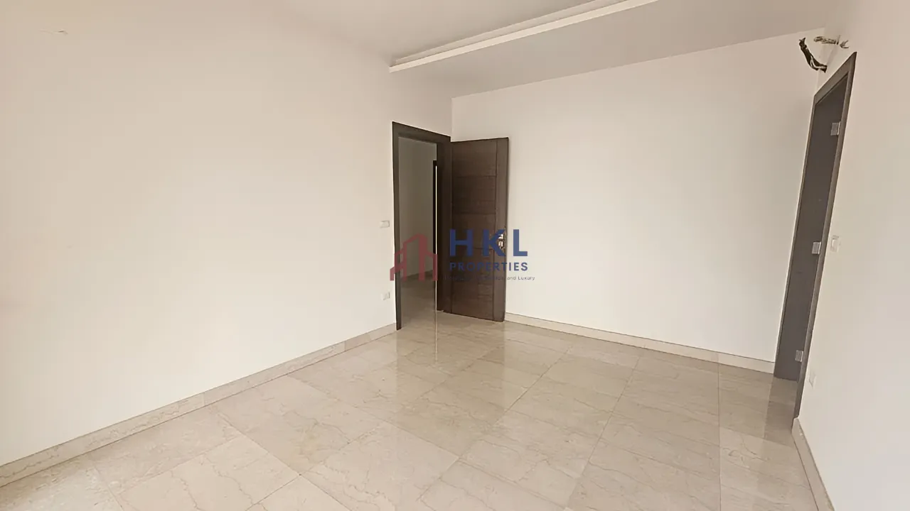 Apartment for rent in Ras Al Naba'a, Beirut, Lebanon - 3 bed, 4 bath
