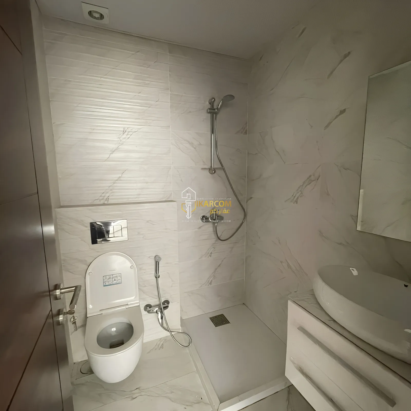 Duplex for Sale in Ras Al Naba'a, Beirut, Lebanon - 3 bed, 4 bath