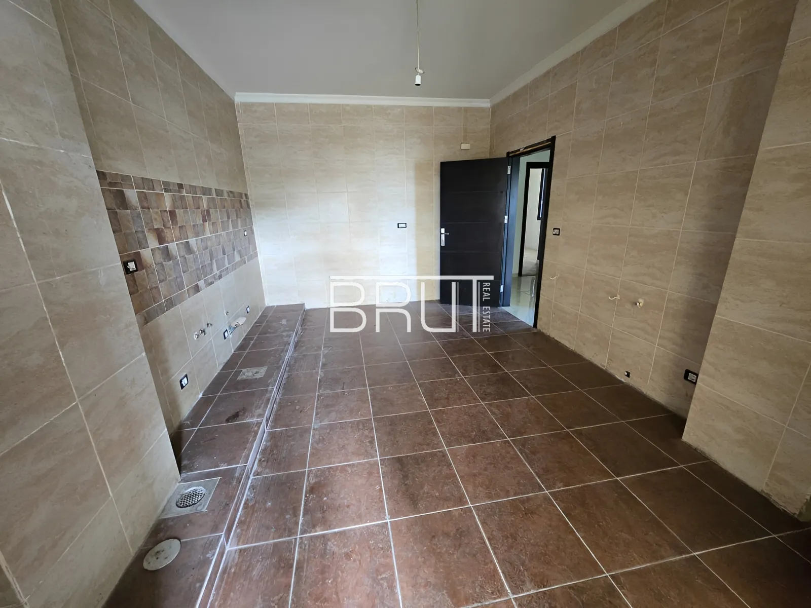 Apartment for Sale in Sheileh - 3 bed, 3 bath