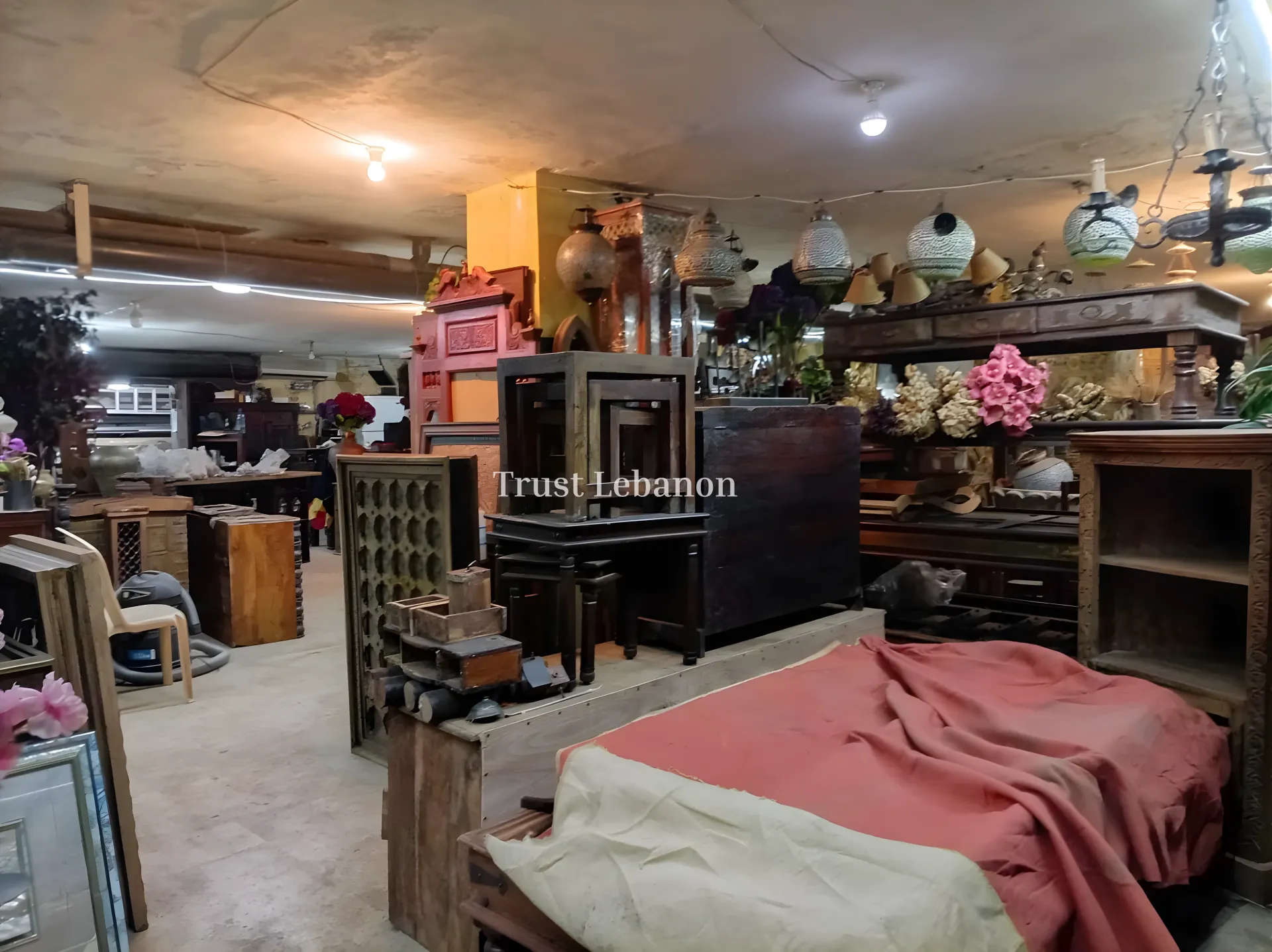Warehouse for sale in Dekwaneh, Lebanon