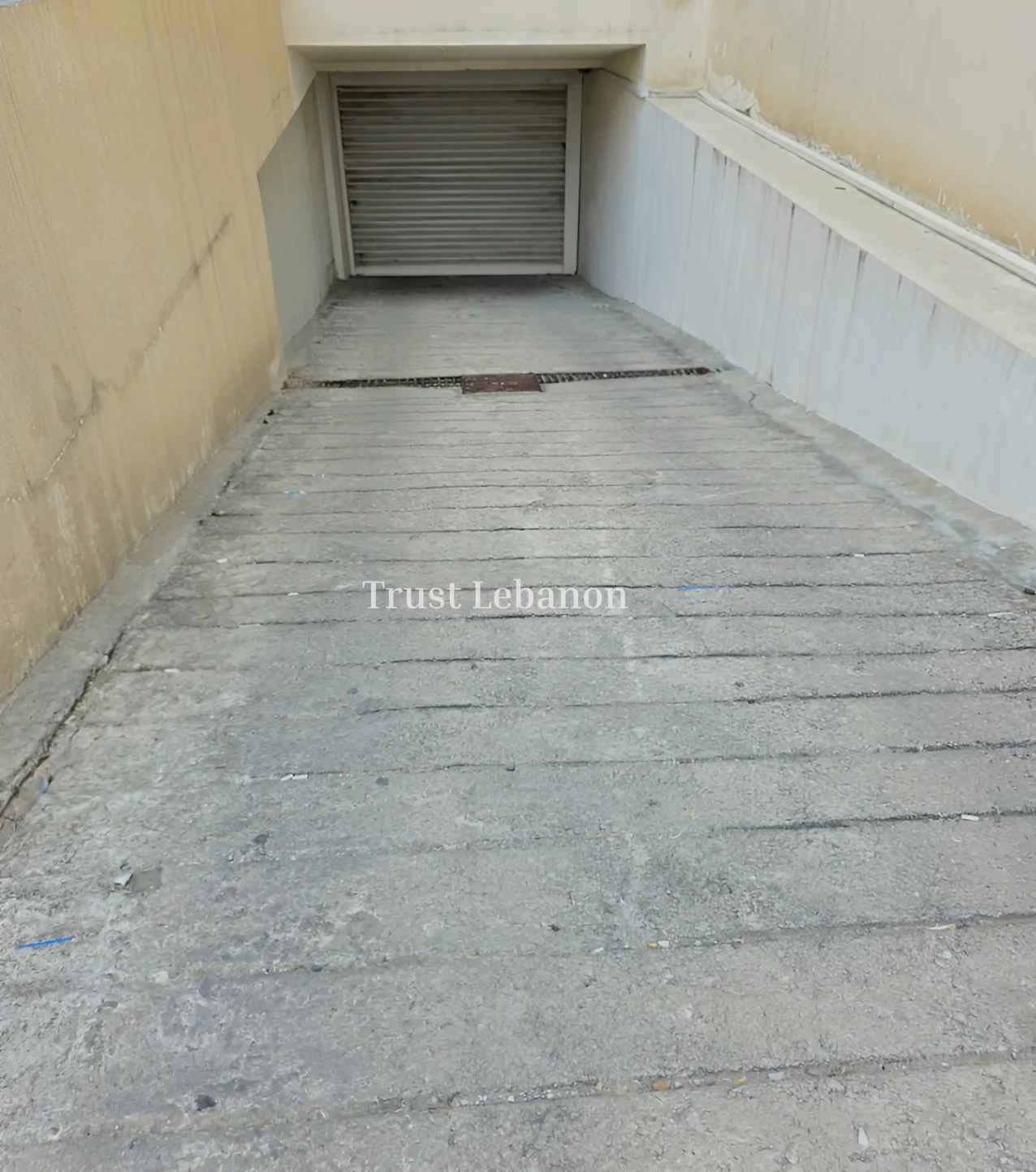 Office for rent in Daoura, Lebanon