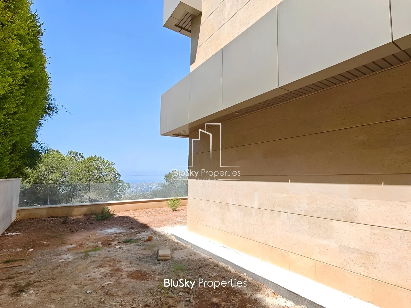 Apartment for Sale in Ain Saade