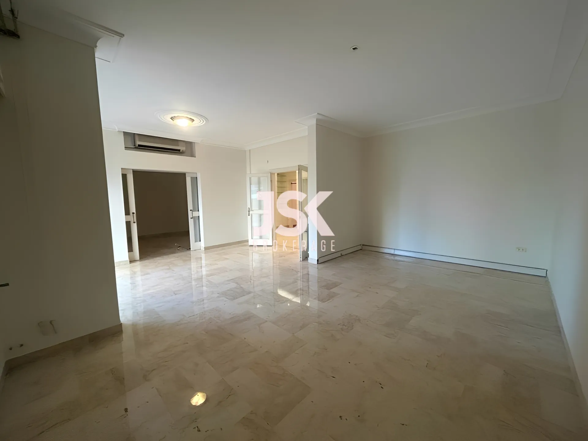 Apartment for Rent in Ras Beirut - 4 bed