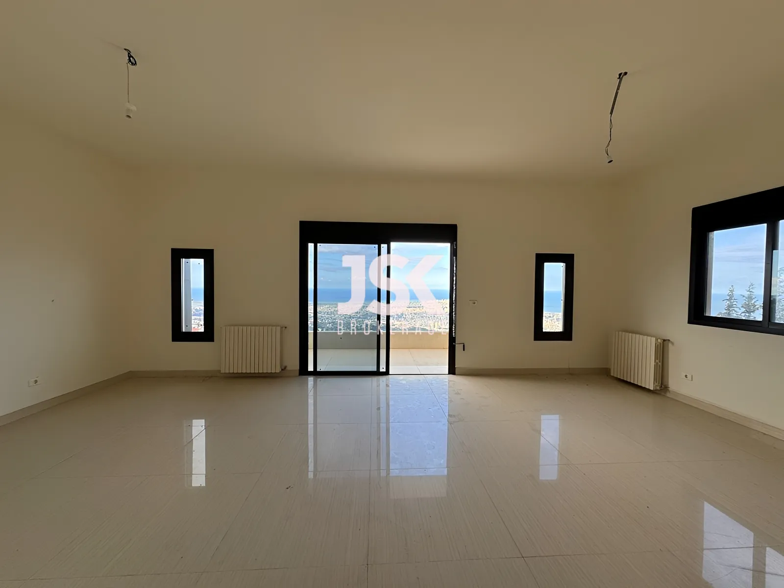 Apartment for Sale in Ain Saadeh
