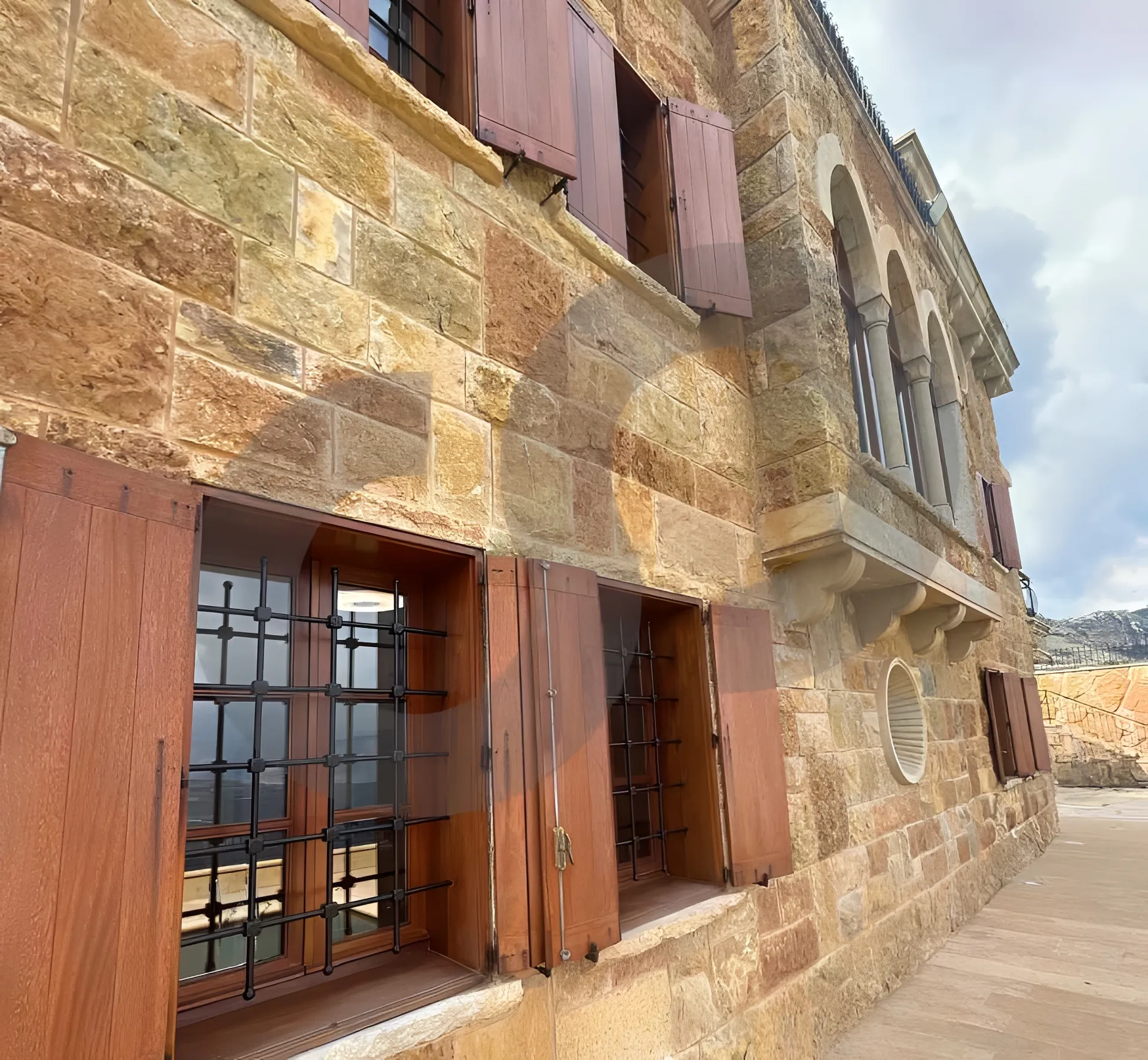 Villa for Sale in Beit ed-Dine