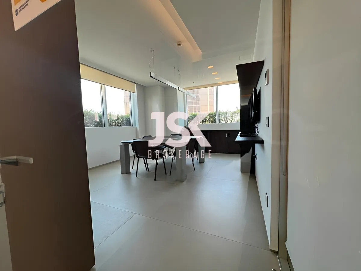 Office for rent in Dekwaneh