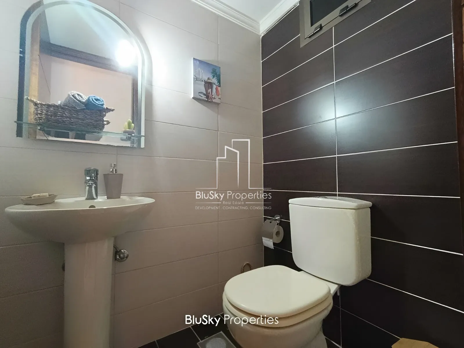Apartment for Sale in Haret Sakher