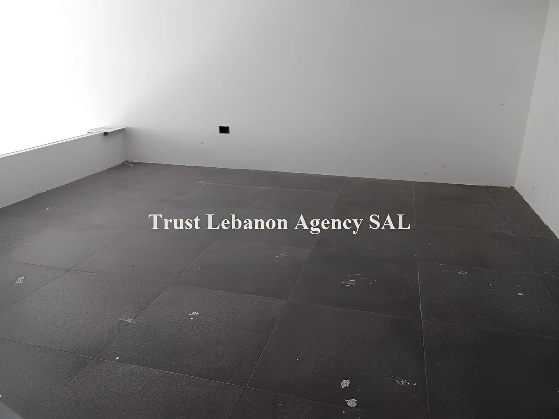 Shop for sale in Beirut, Barbour