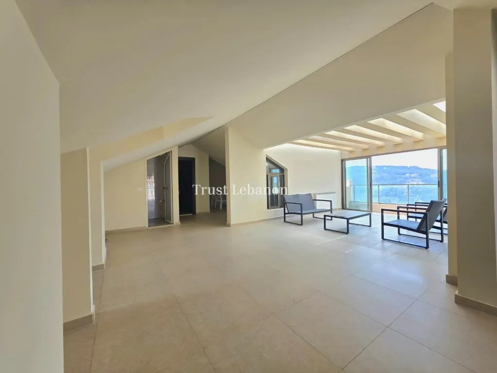 Duplex for sale in Rabweh, Bayrut, Lebanon - 4 bed, 5 bath