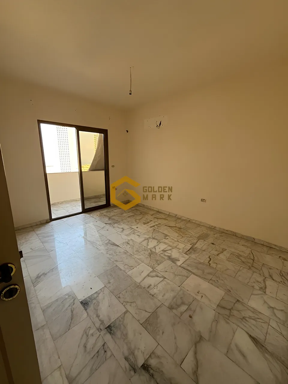 Apartment for Sale in Zarif, Bayrut