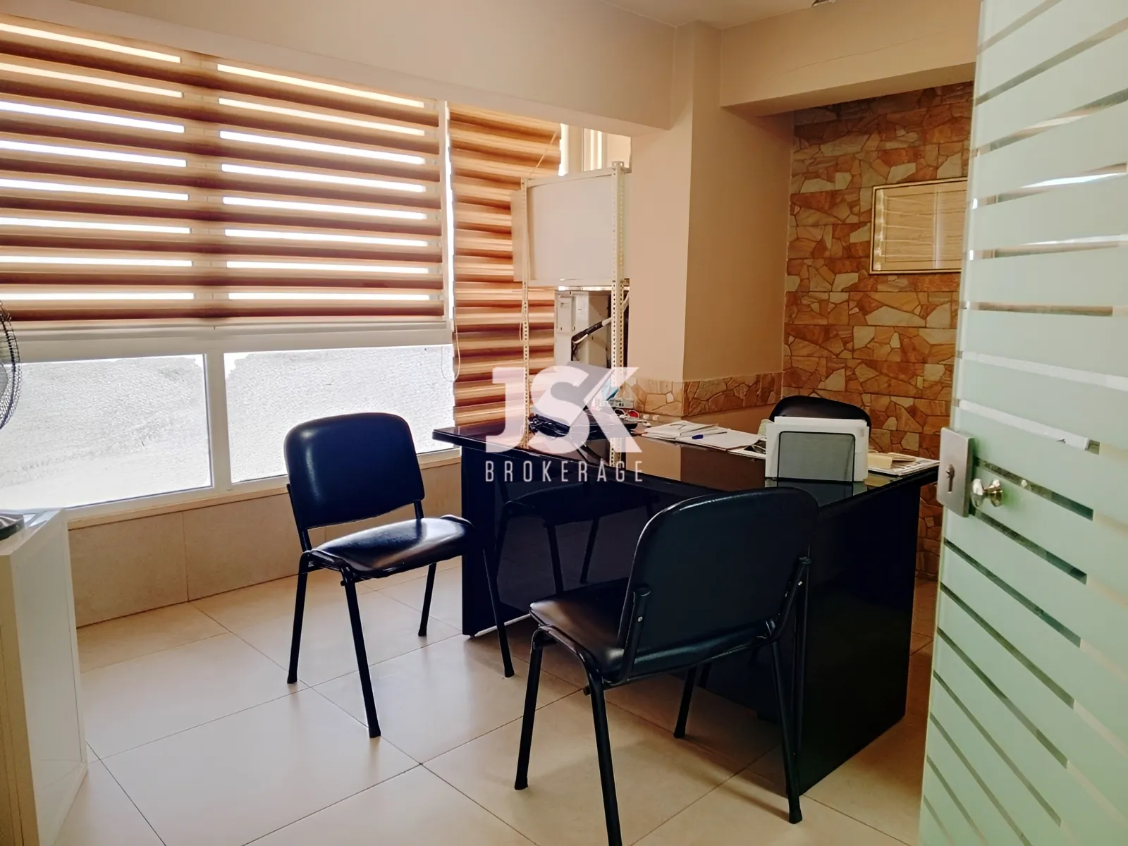 Office for Sale in Aaqbiyeh