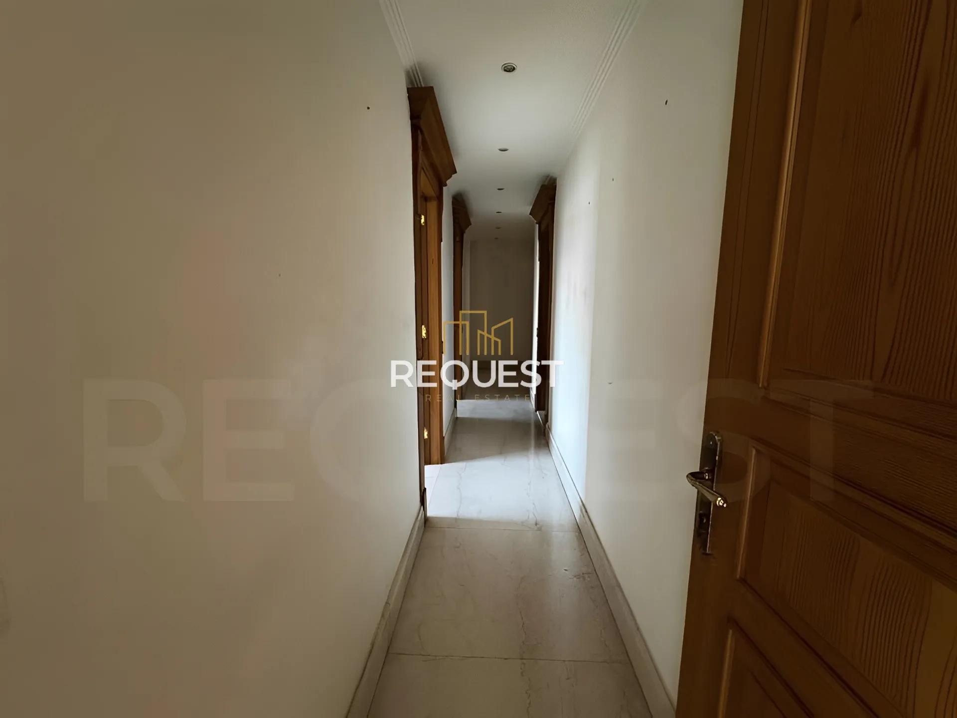Apartment for rent in Ain el-mreisseh, beirut, lebanon