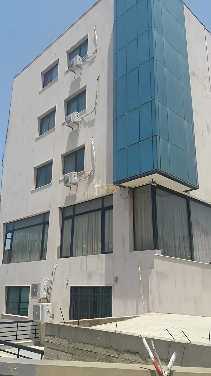 Showroom for rent in Araya