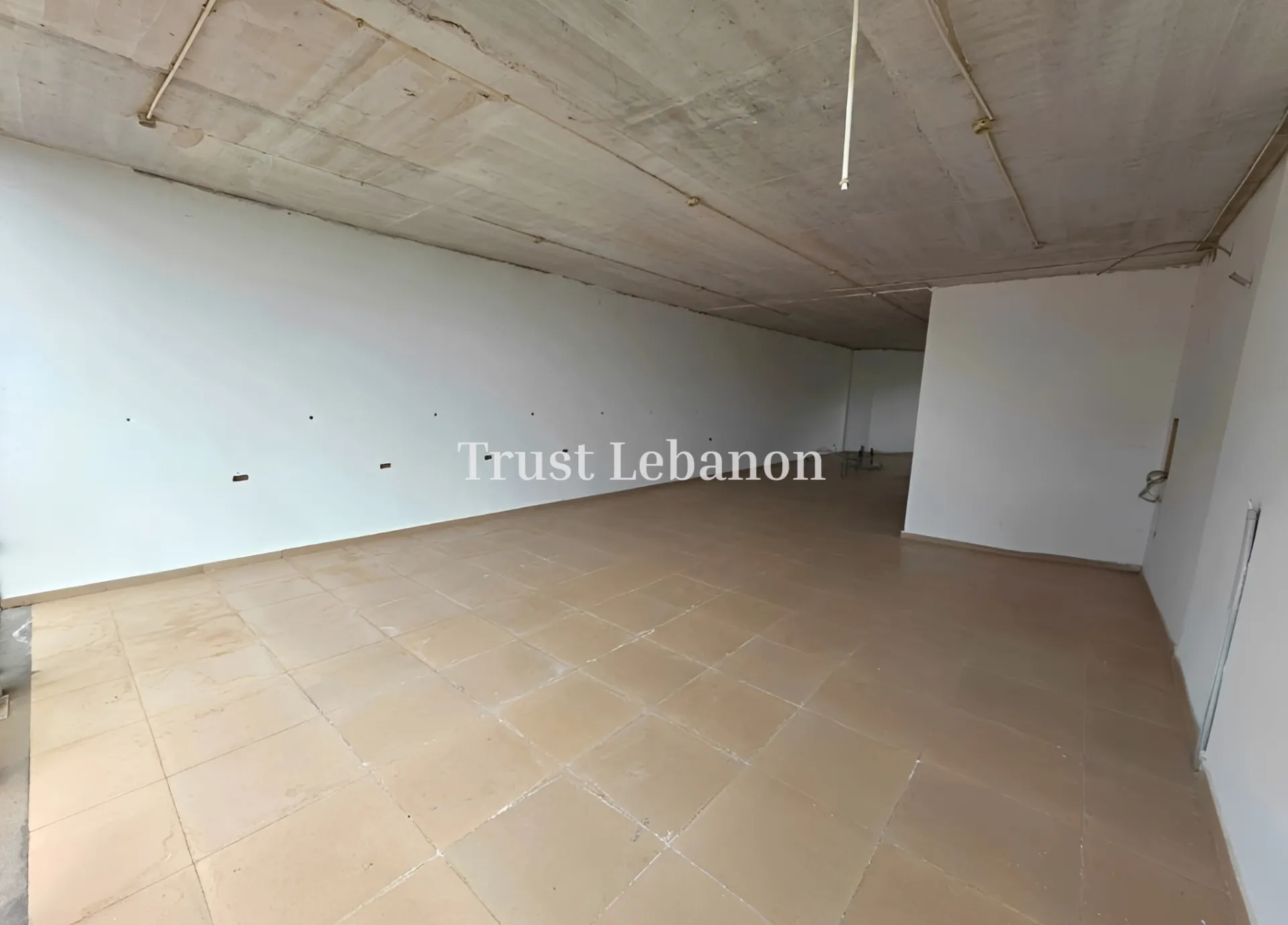Shop for sale in Dbayeh