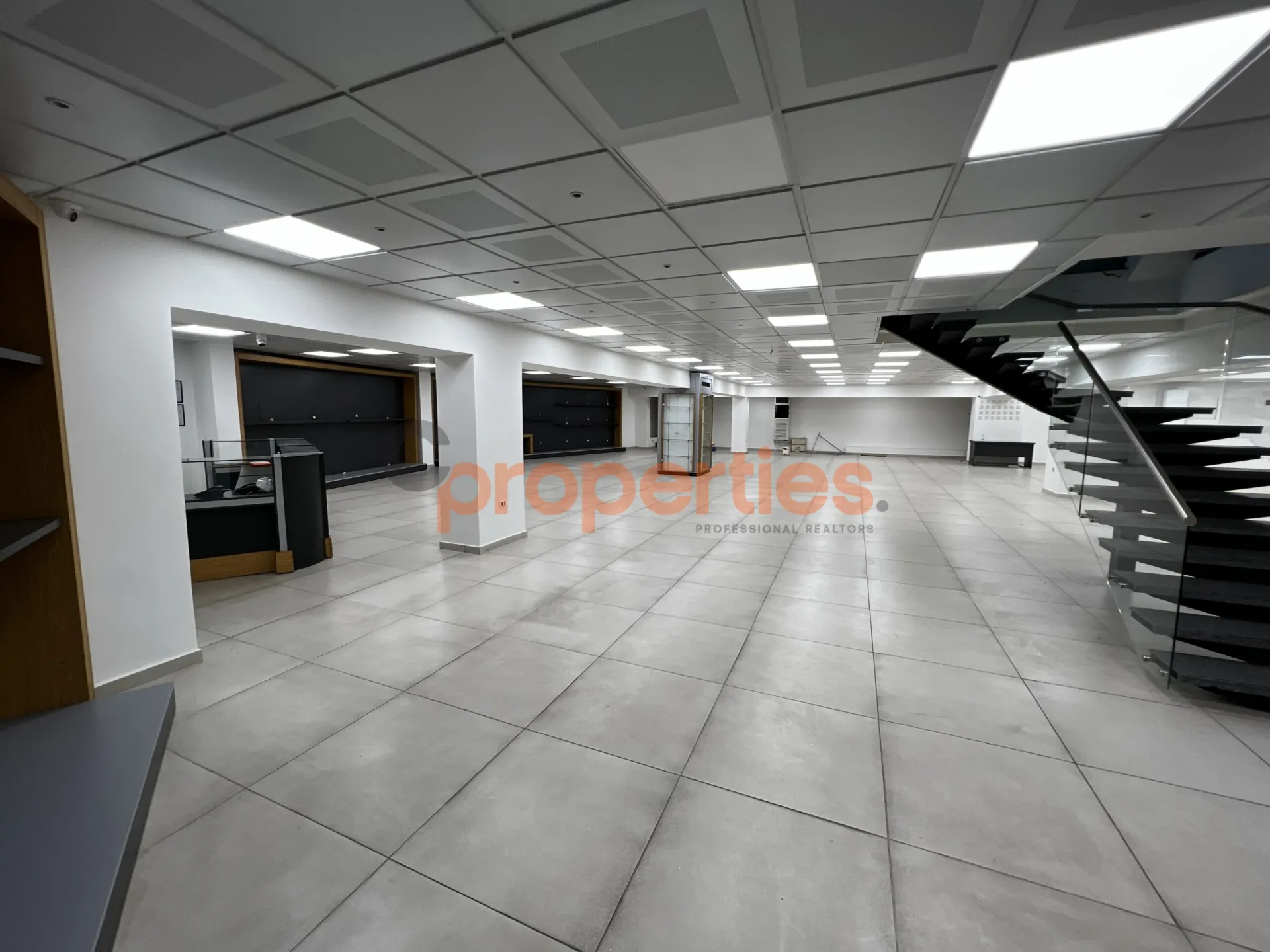 Showroom for Rent in Daoura