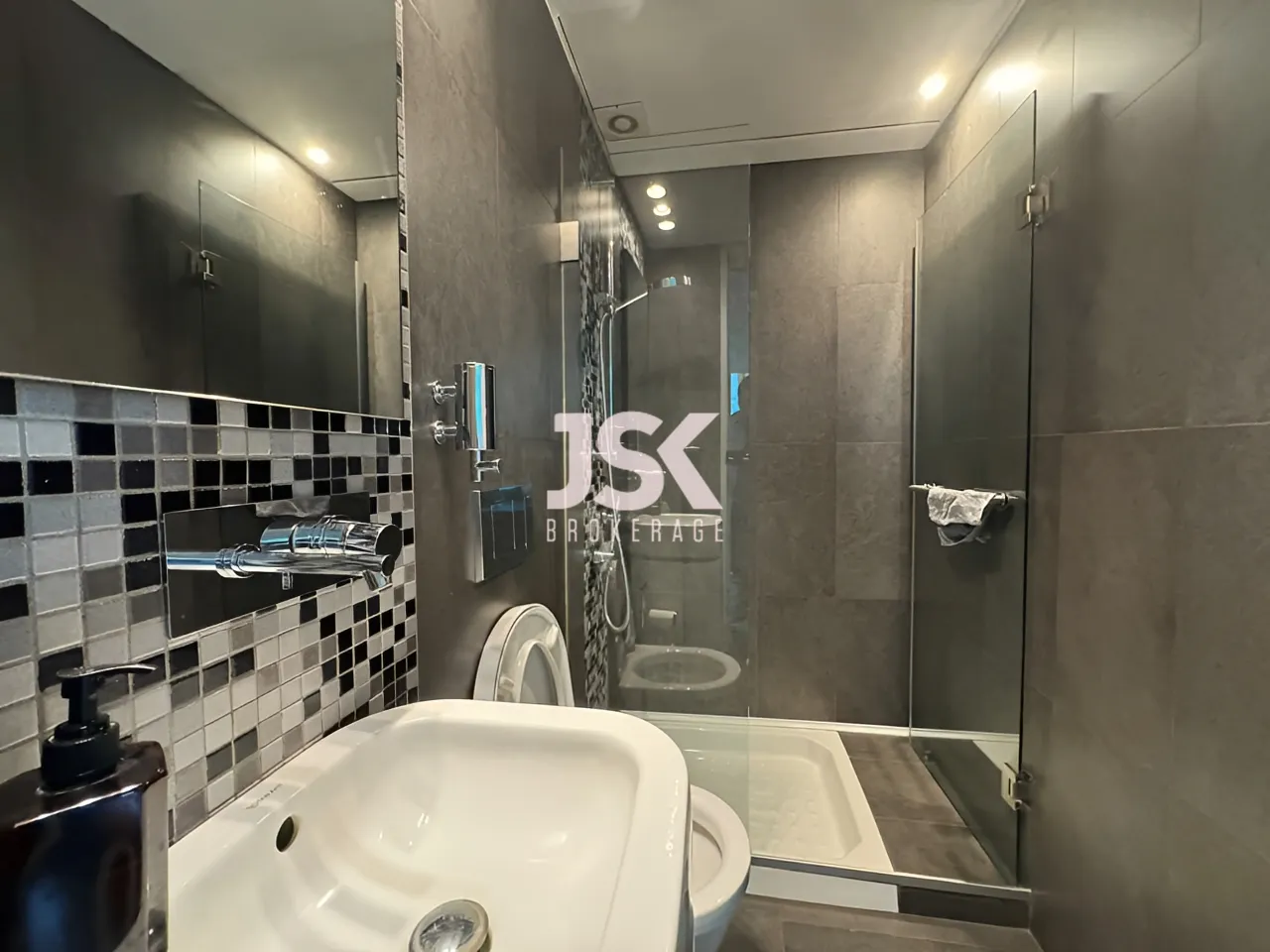Office for Rent in Sin El Fil