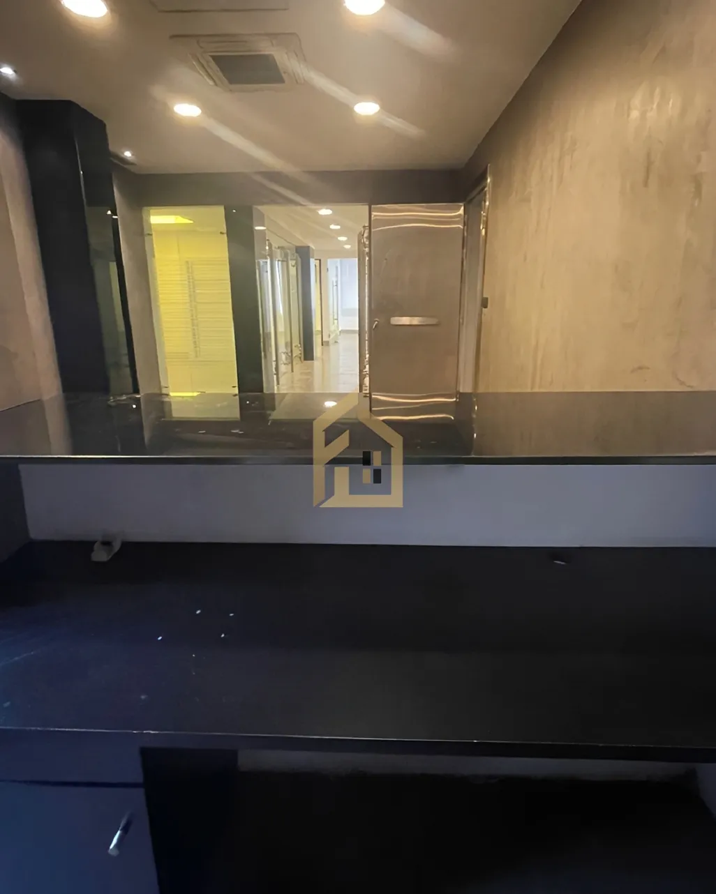 Office for rent in Forn El Chebbak, Lebanon
