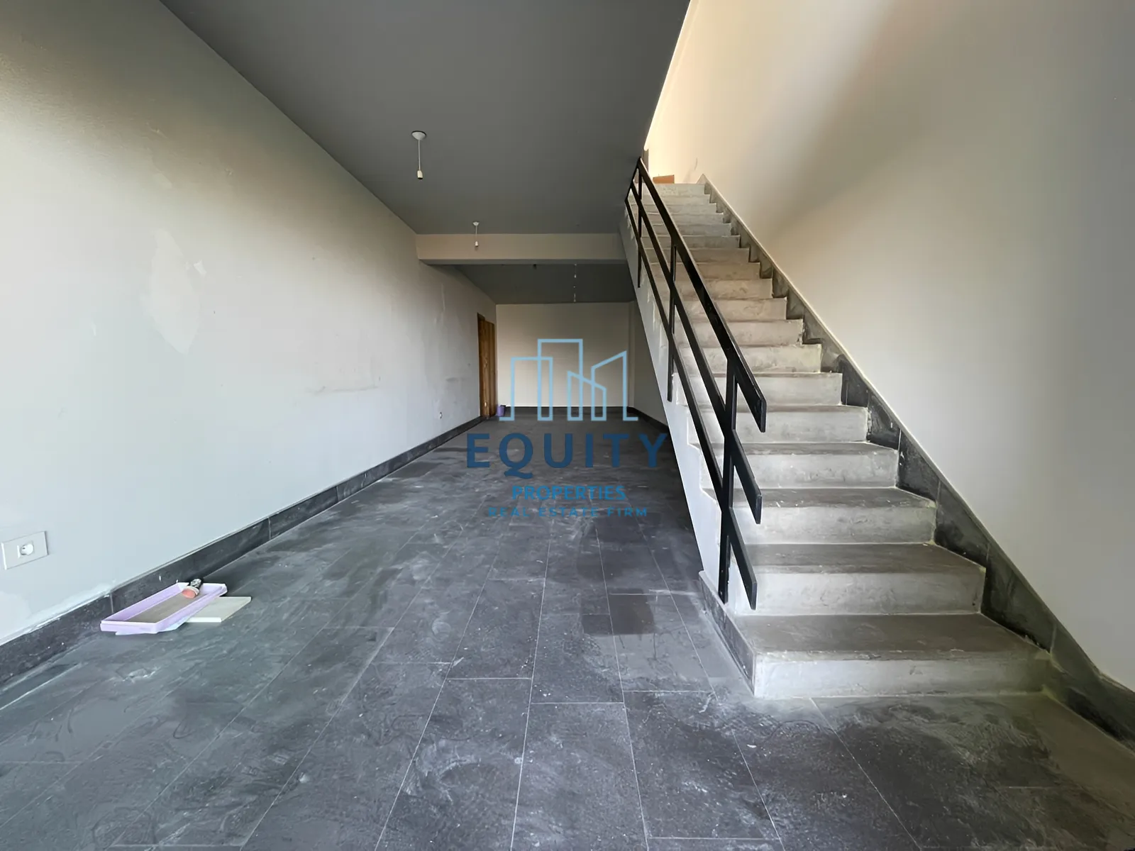 Shop for sale in Kornet Chehwan
