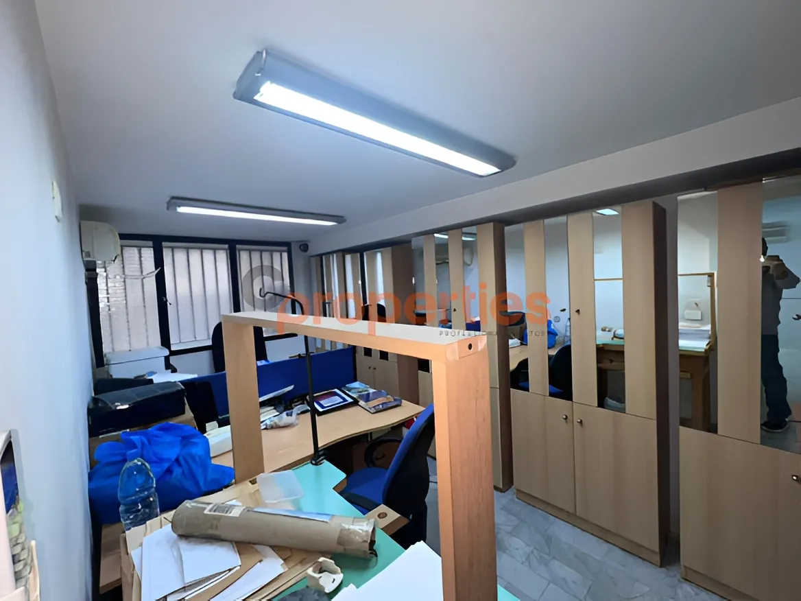 Showroom for Sale in Dekwaneh