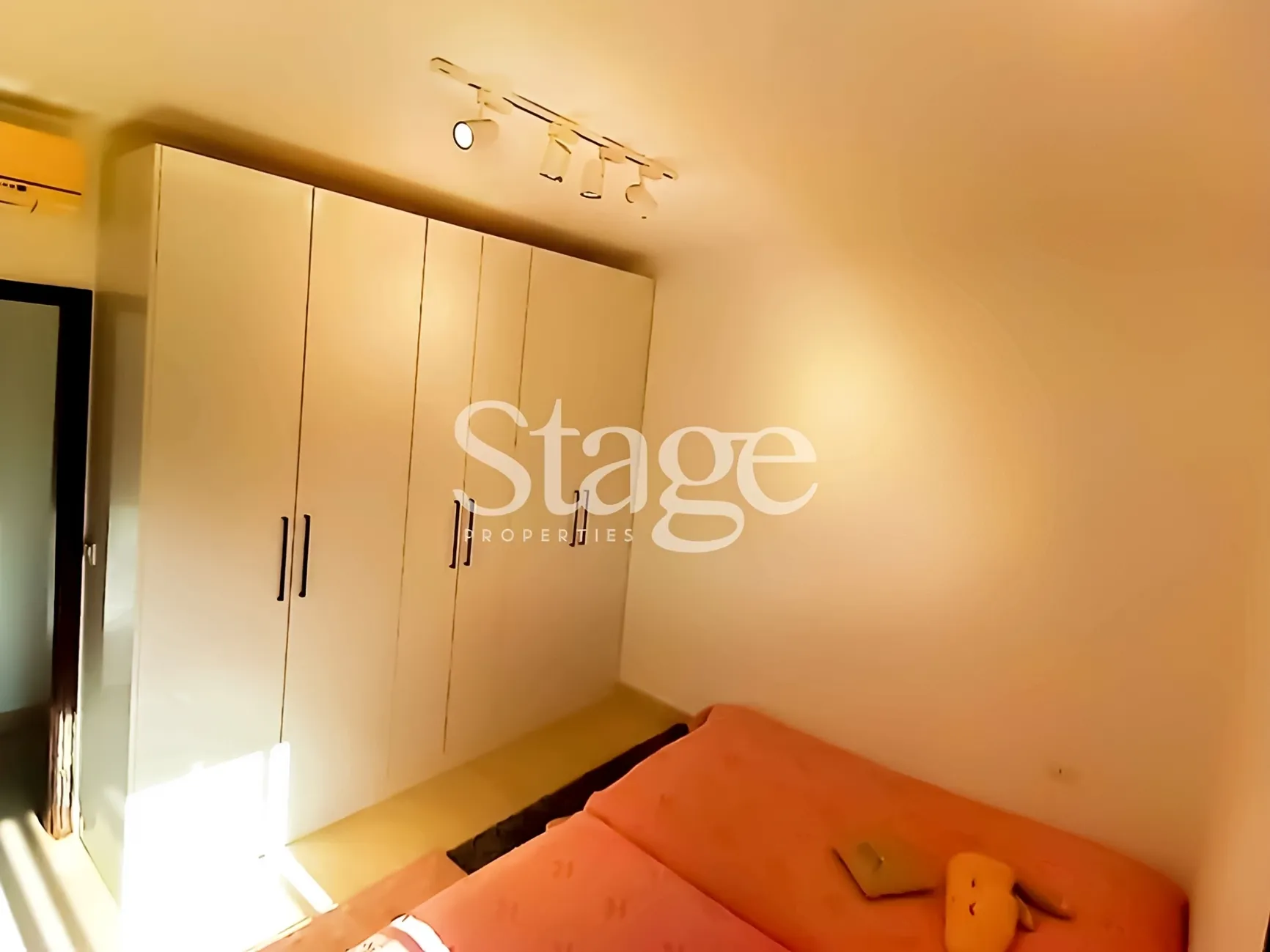 Apartment for rent in Ain Al Mraiseh, Beirut, Lebanon