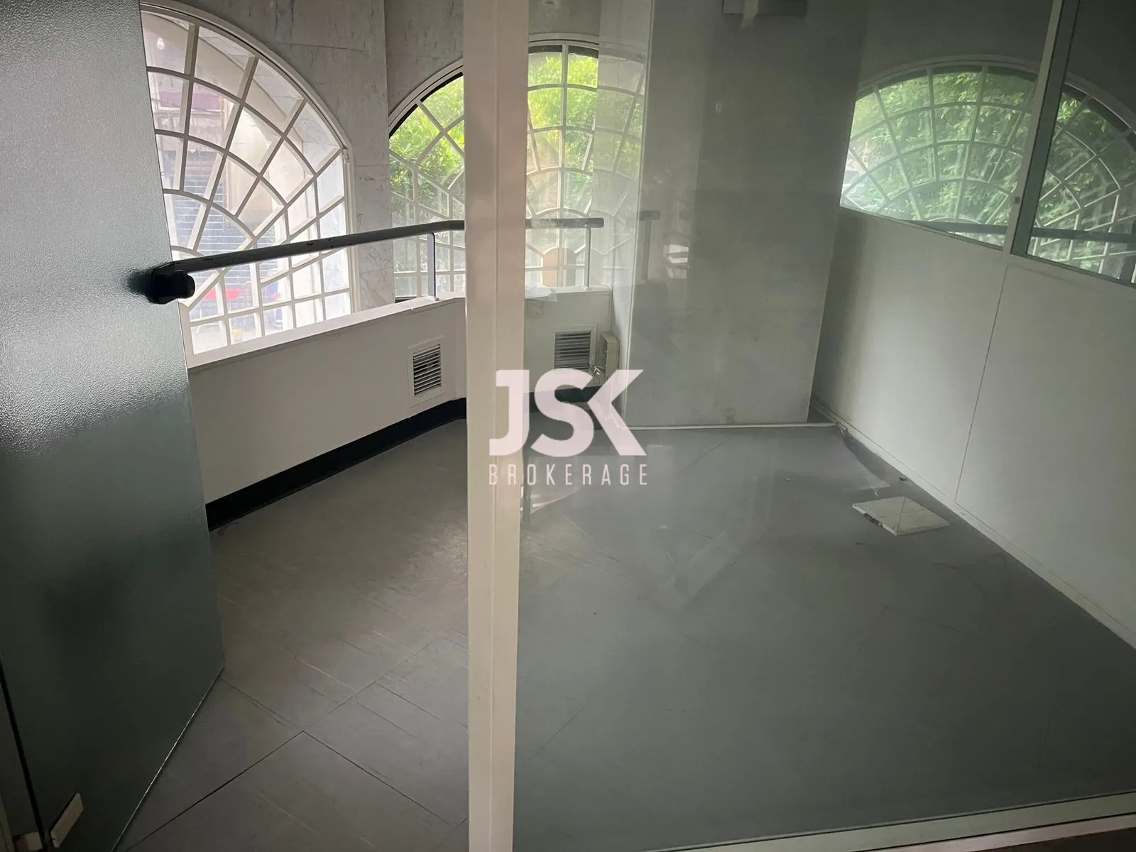 Shop for Rent in Ras
