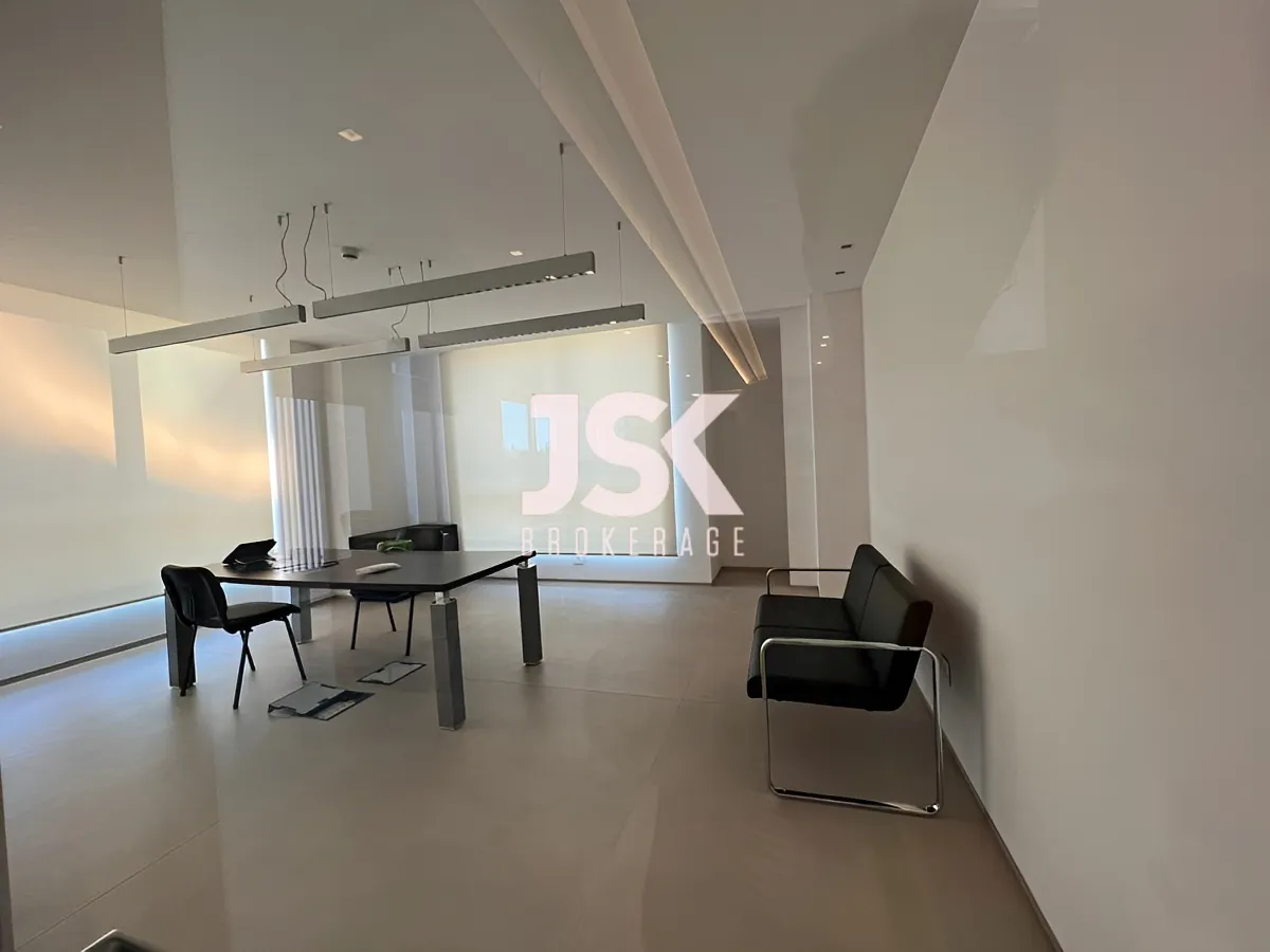 Office for rent in Dekwaneh