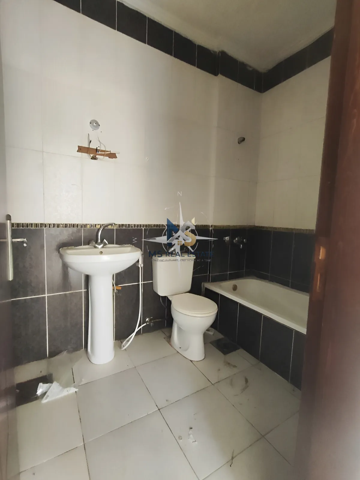 شقة for rent in مزرعة كفر جوز، لبنان