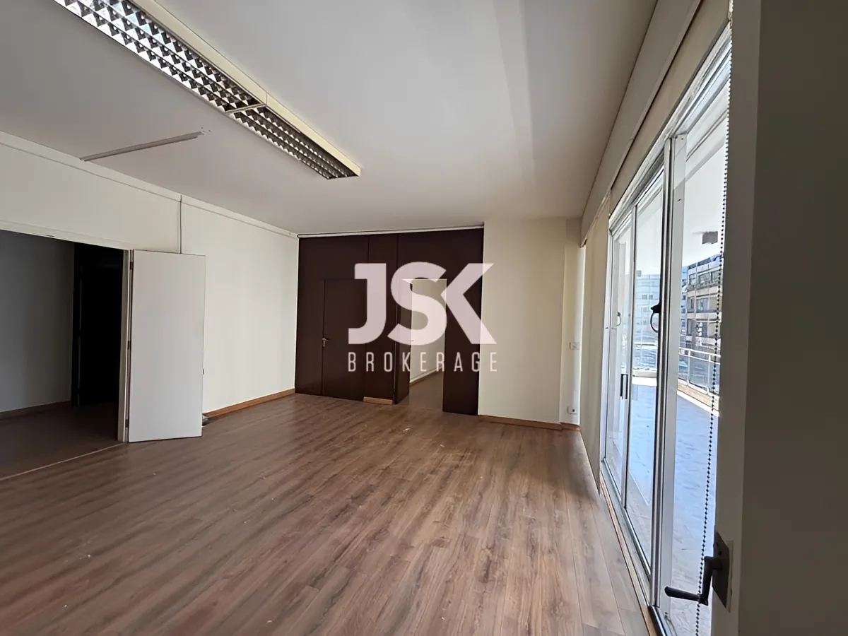 Office for Sale in Badaro
