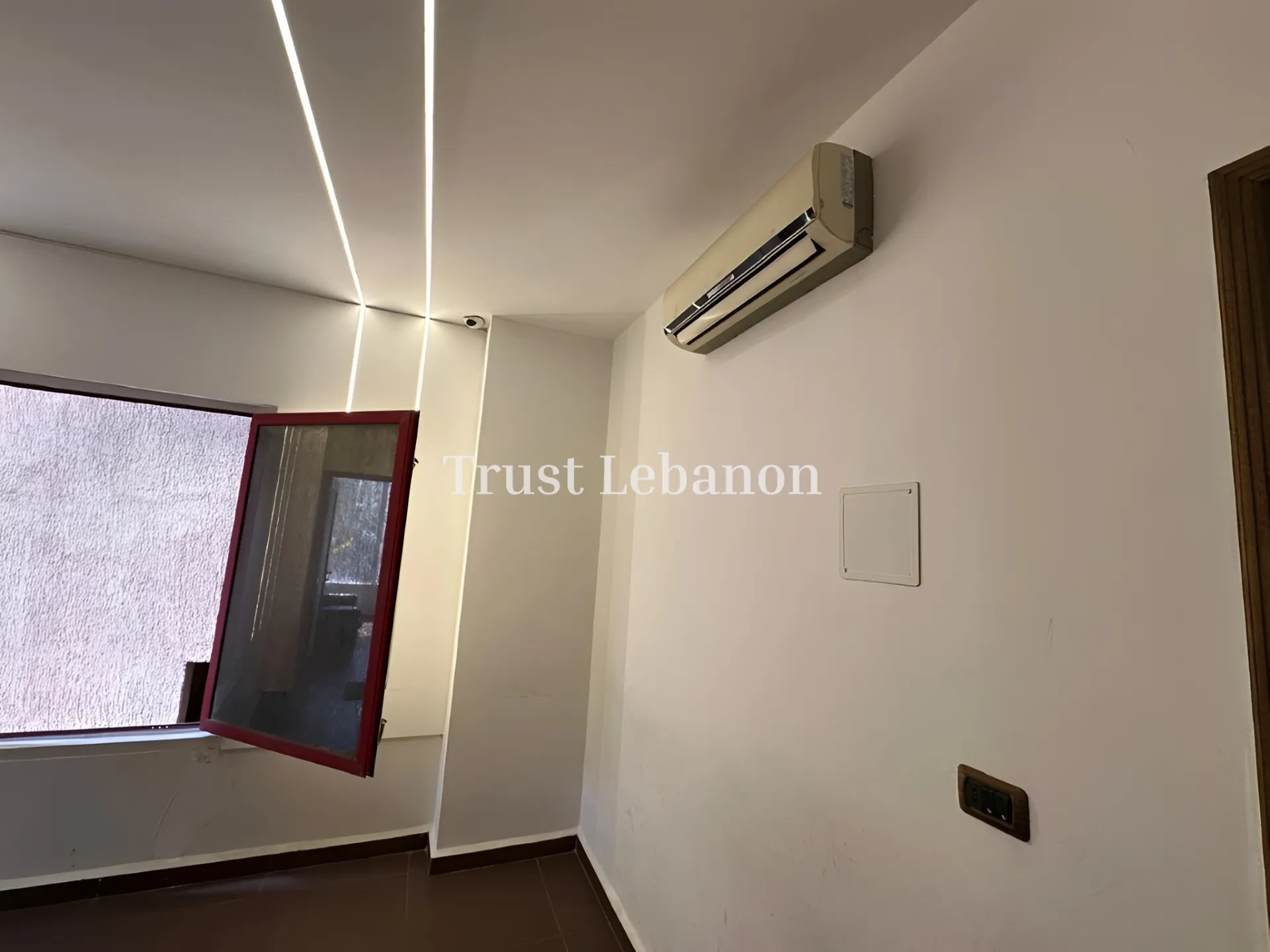 Office for rent in Sad El Baouchriyeh