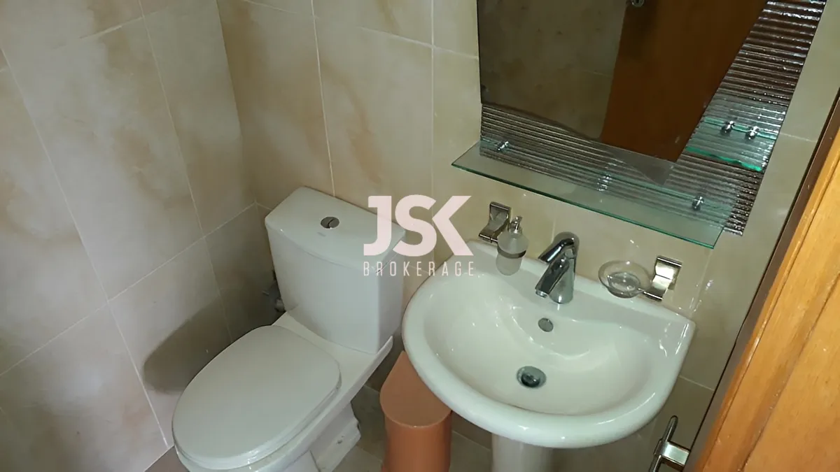 Apartment for Sale in Qornet El Hamra, Lebanon - 3 bed, 3 bath