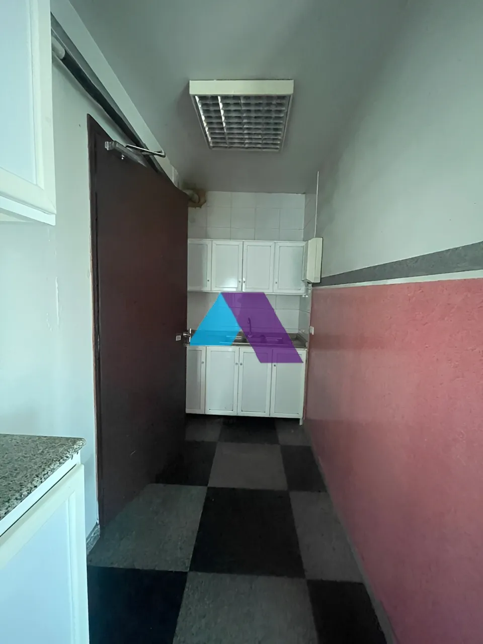 Office for rent in Jdeideh