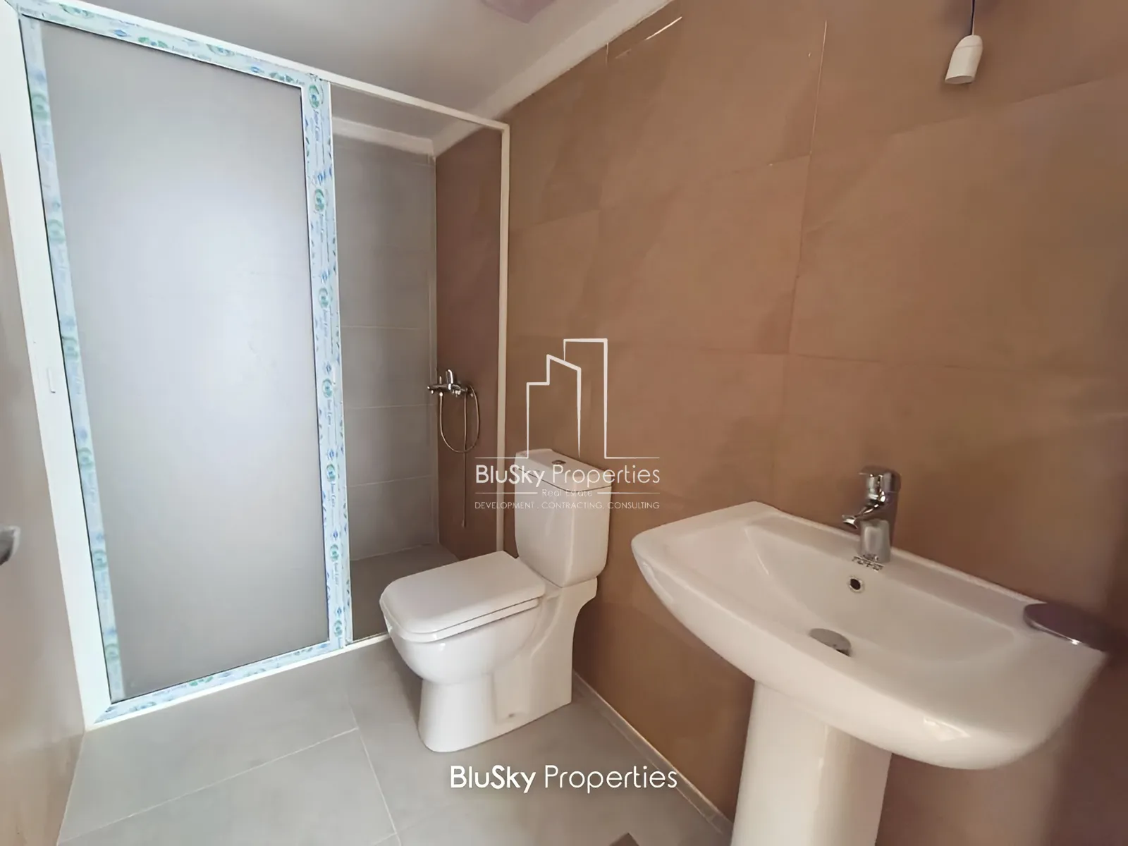 Apartment for Sale in Bouar - 2 bed, 2 bath