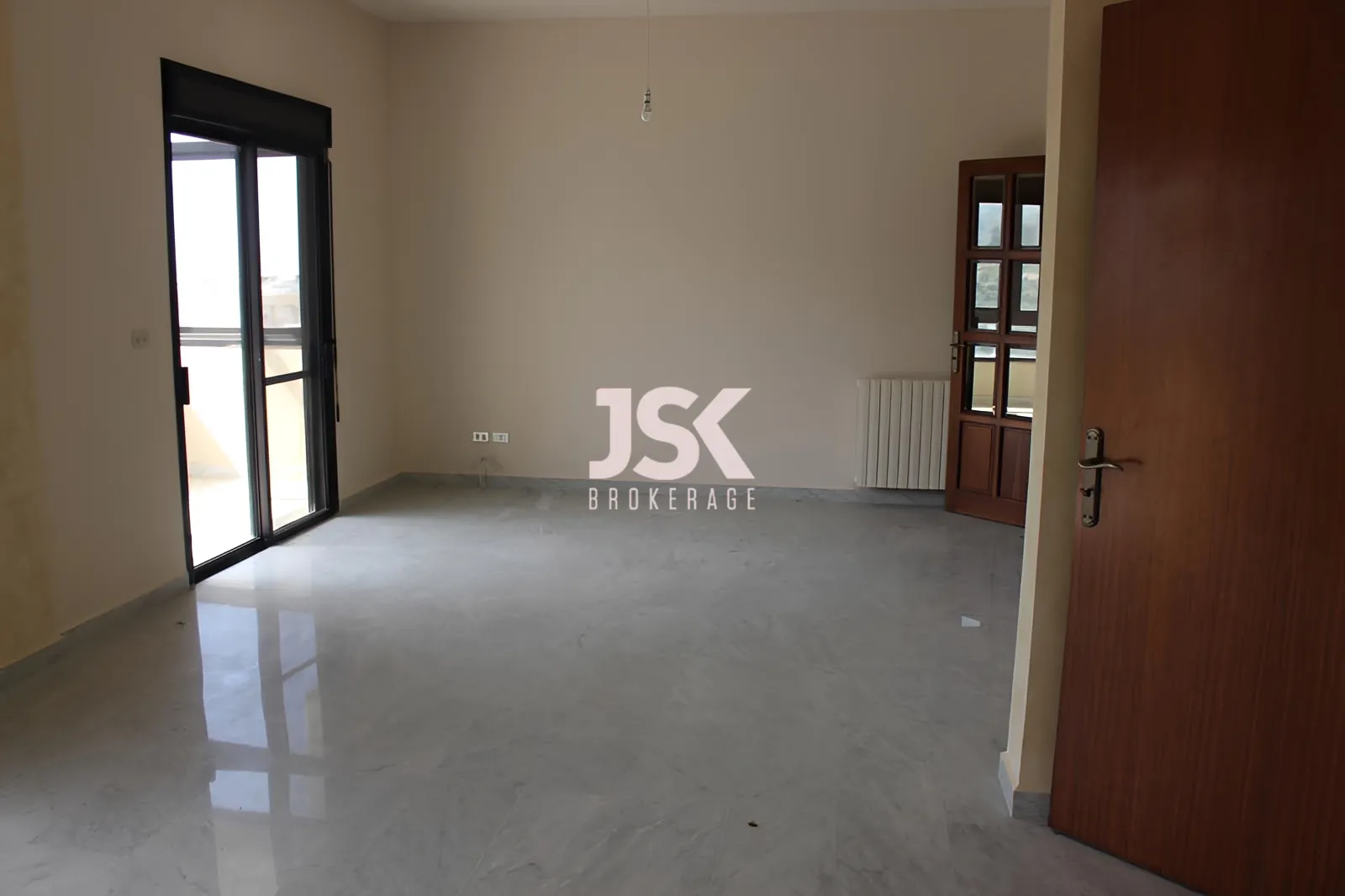 Apartment for Sale in Bouar - 3 bed, 1 bath