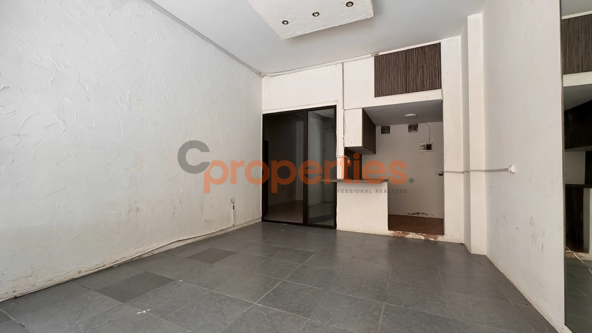 Shop for Rent in Aaoukar