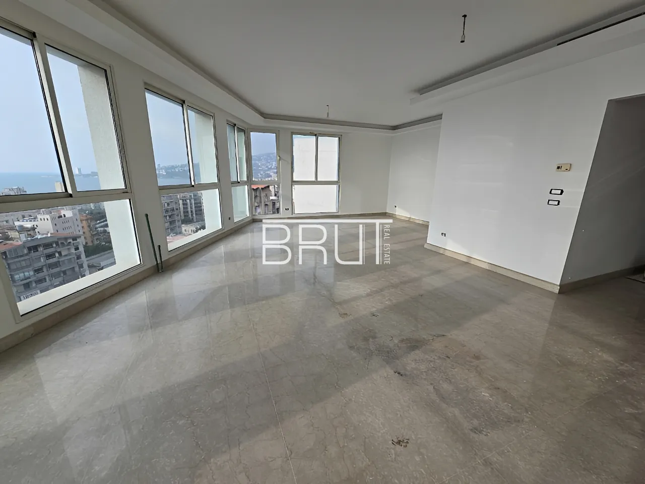 Apartment for Sale in Haret Sakher