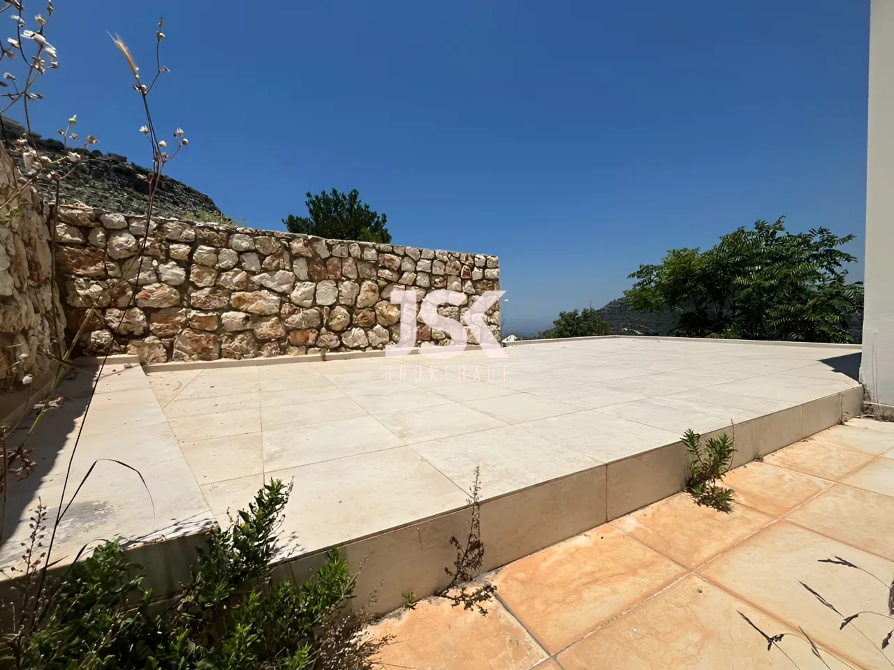 Apartment for Sale in Koura - 3 bed, 3 bath