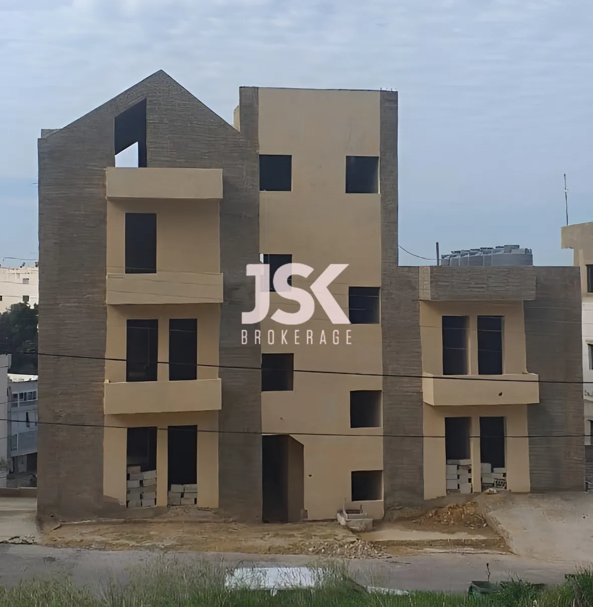 Building for Sale in Blat