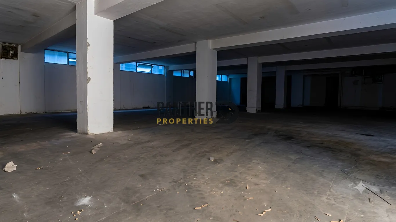 Warehouse for sale in Horch Tabet