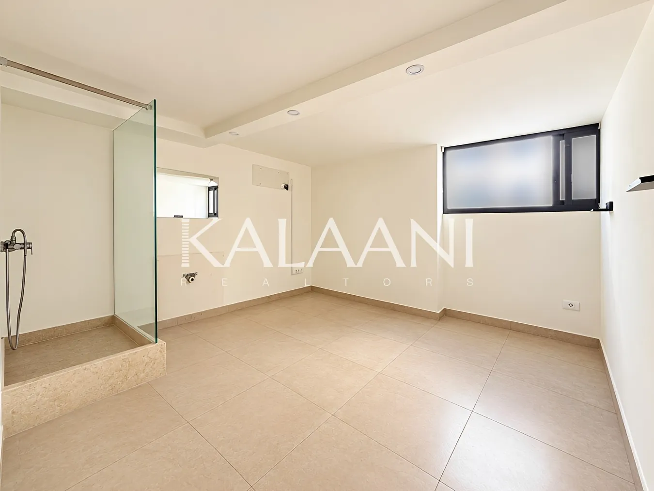 Shop for rent in Jdeideh