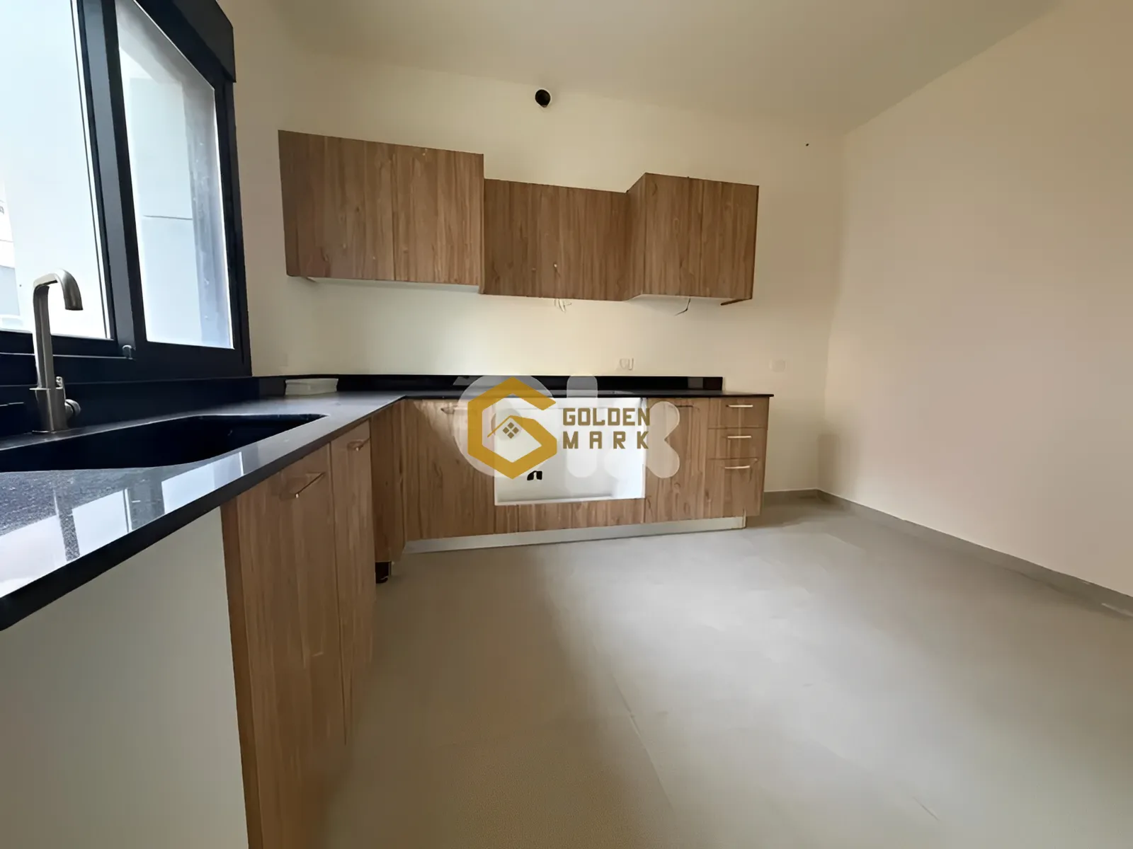 Apartment for Sale in Blat - 3 bed, 3 bath