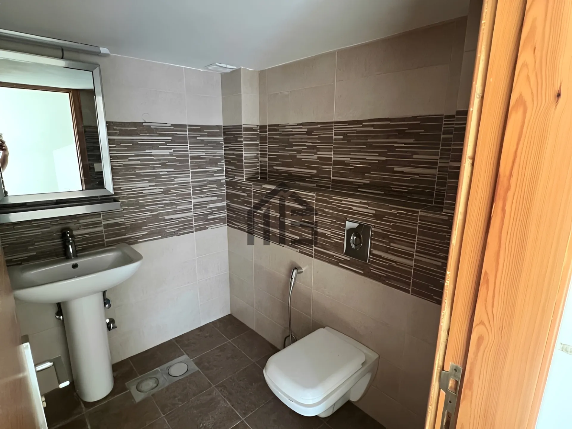 Apartment for sale in Aaraiya