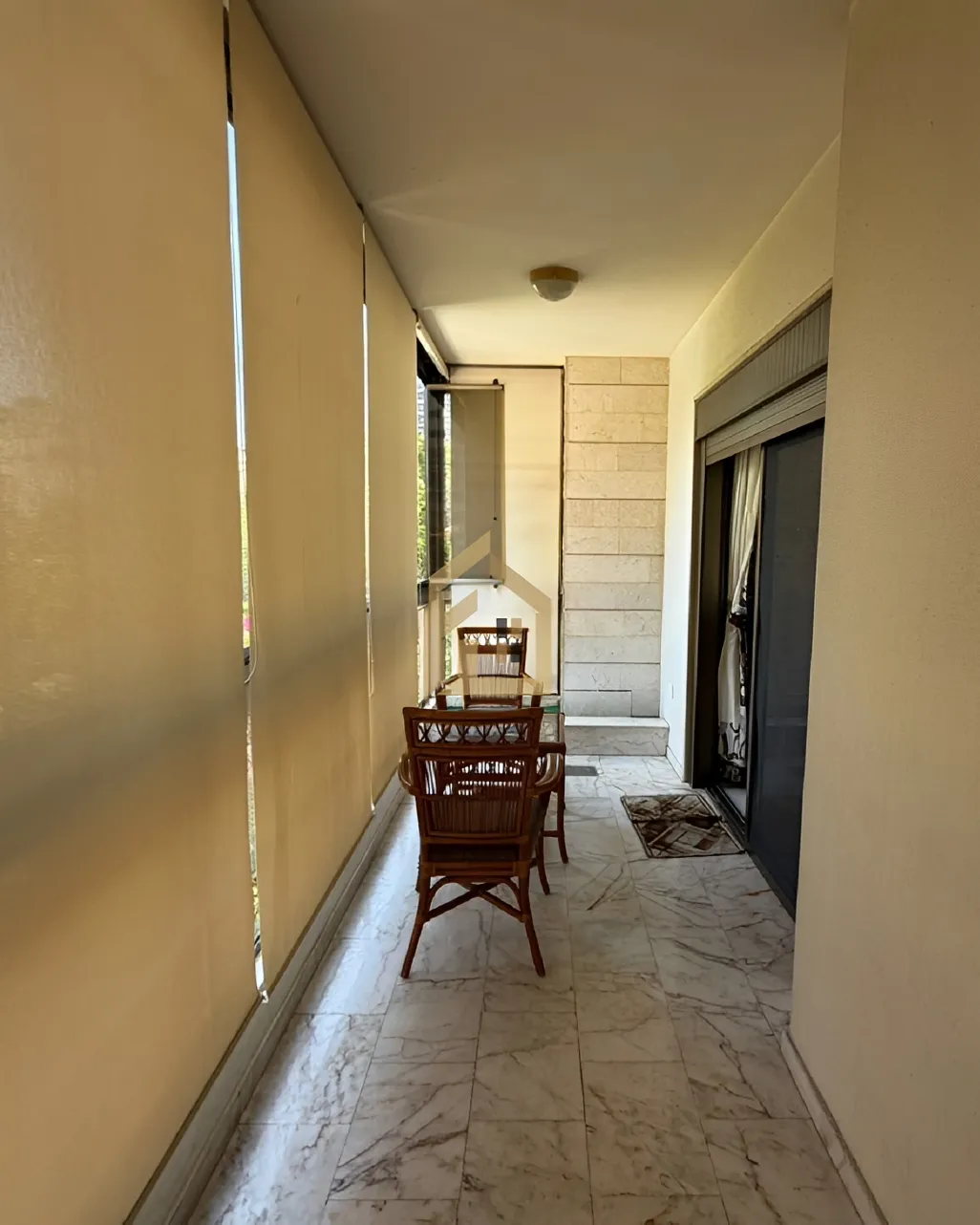 Apartment for rent in Ain Al Mraiseh, Beirut, Lebanon - 2 bed, 2 bath