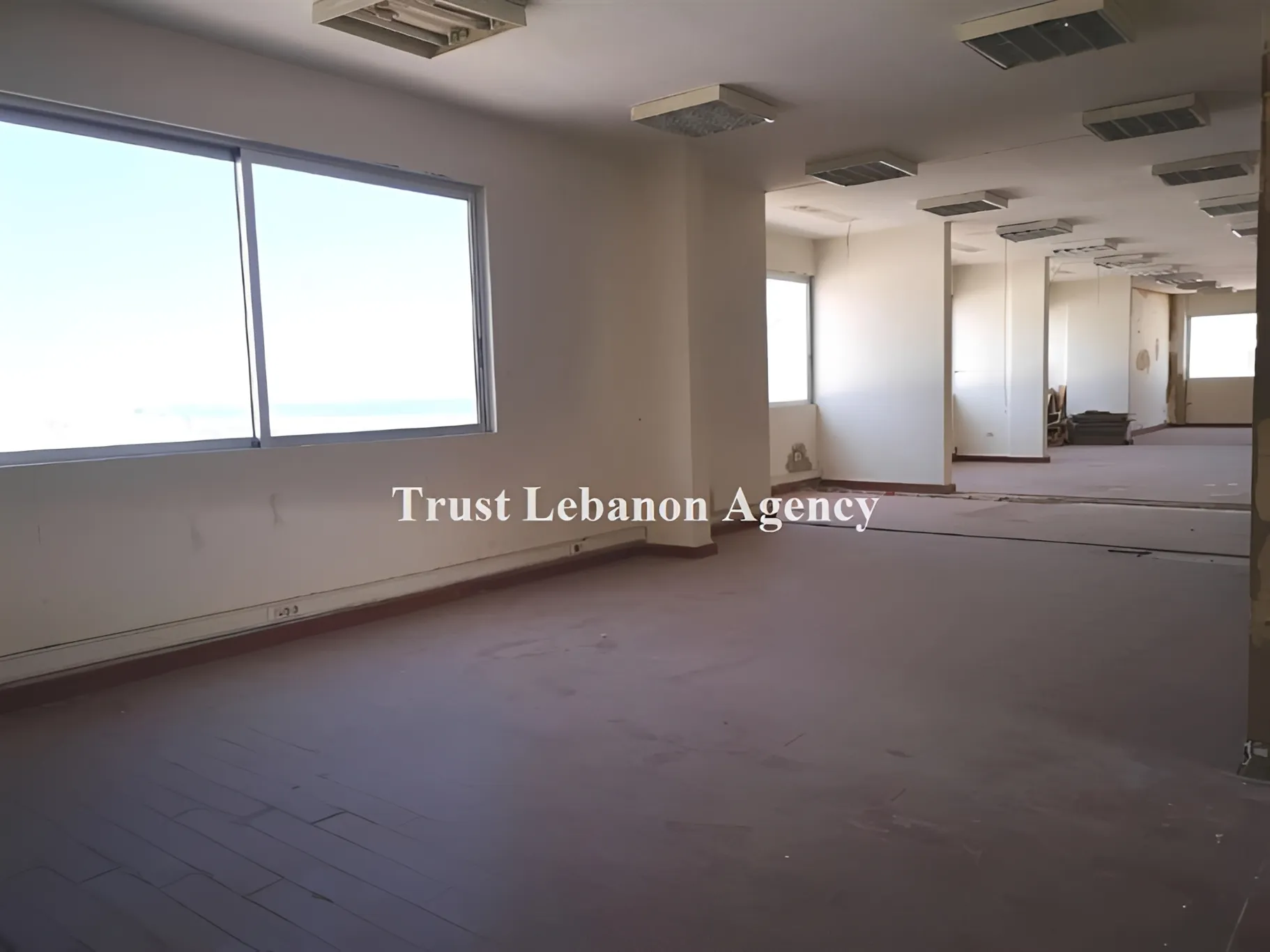 Office for rent in Beirut, Medawar
