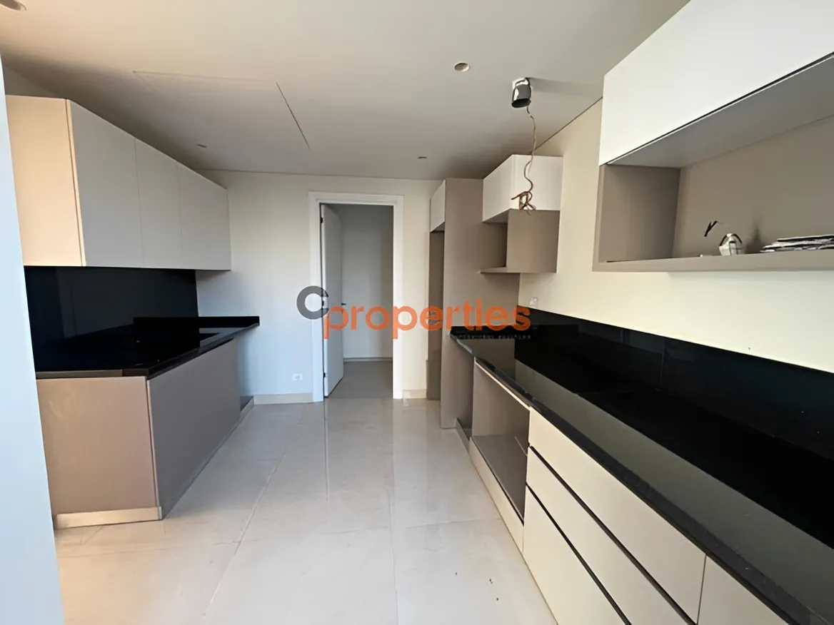 Apartment for Sale in Achrafieh - 3 bed, 4 bath
