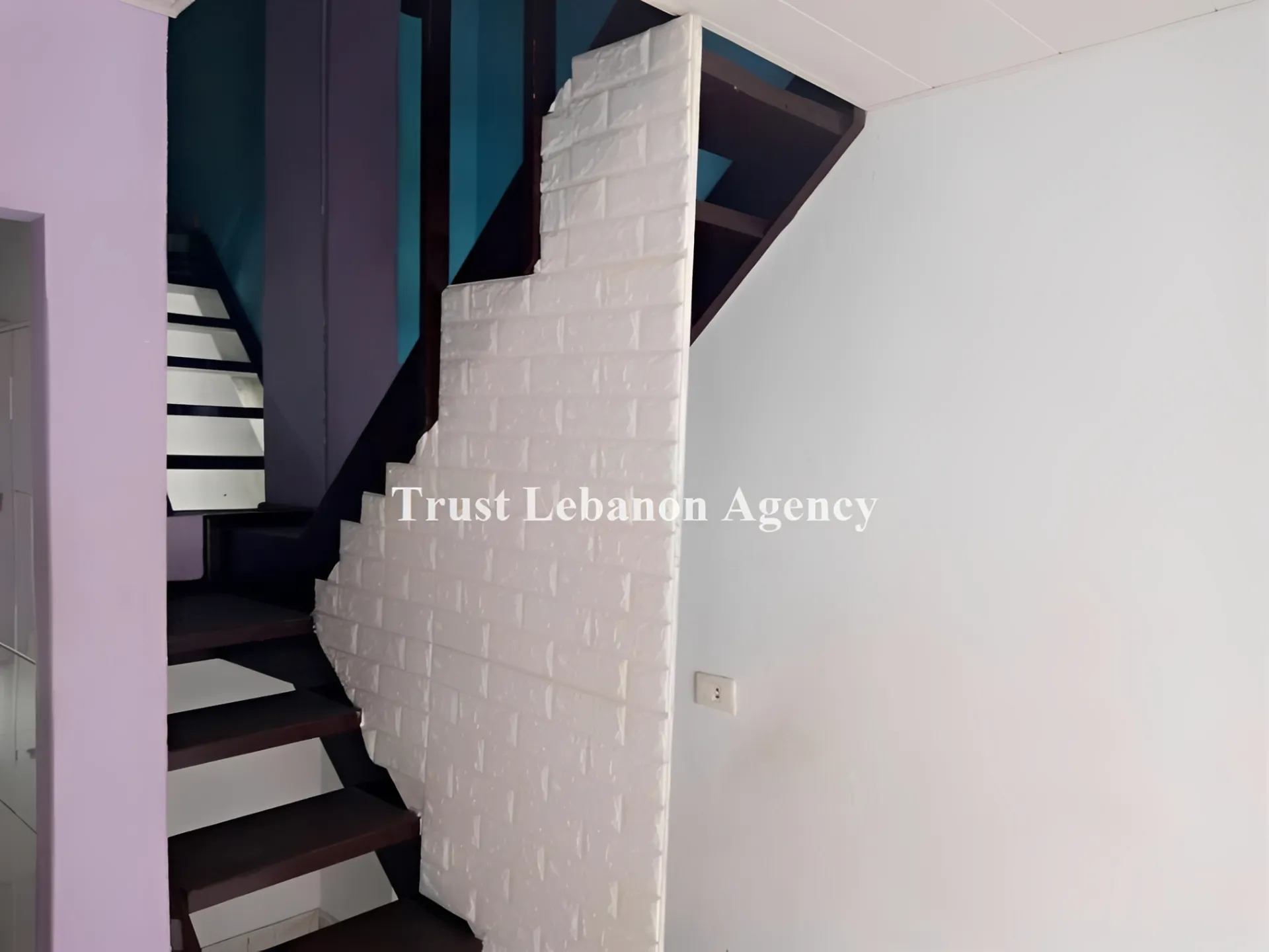 Shop for sale in Baabda, Ain Al Remmeneh