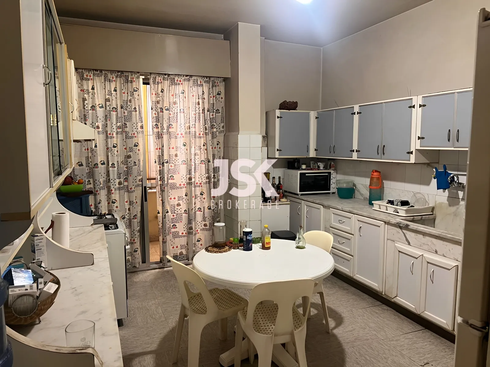 Apartment for Sale in Forn El Chebbak