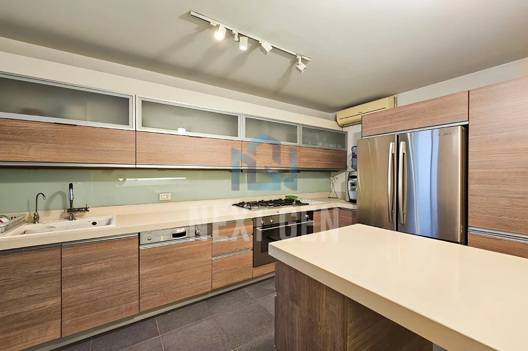 Apartment for rent in Ain Al Mraiseh, Beirut, Lebanon
