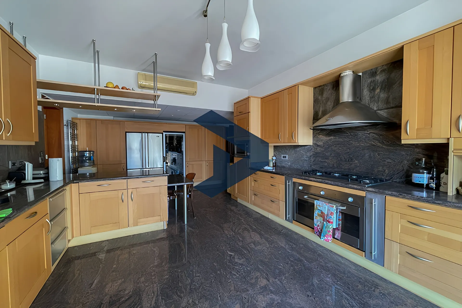 Apartment for rent in Caree d'or, Achrafieh, Lebanon