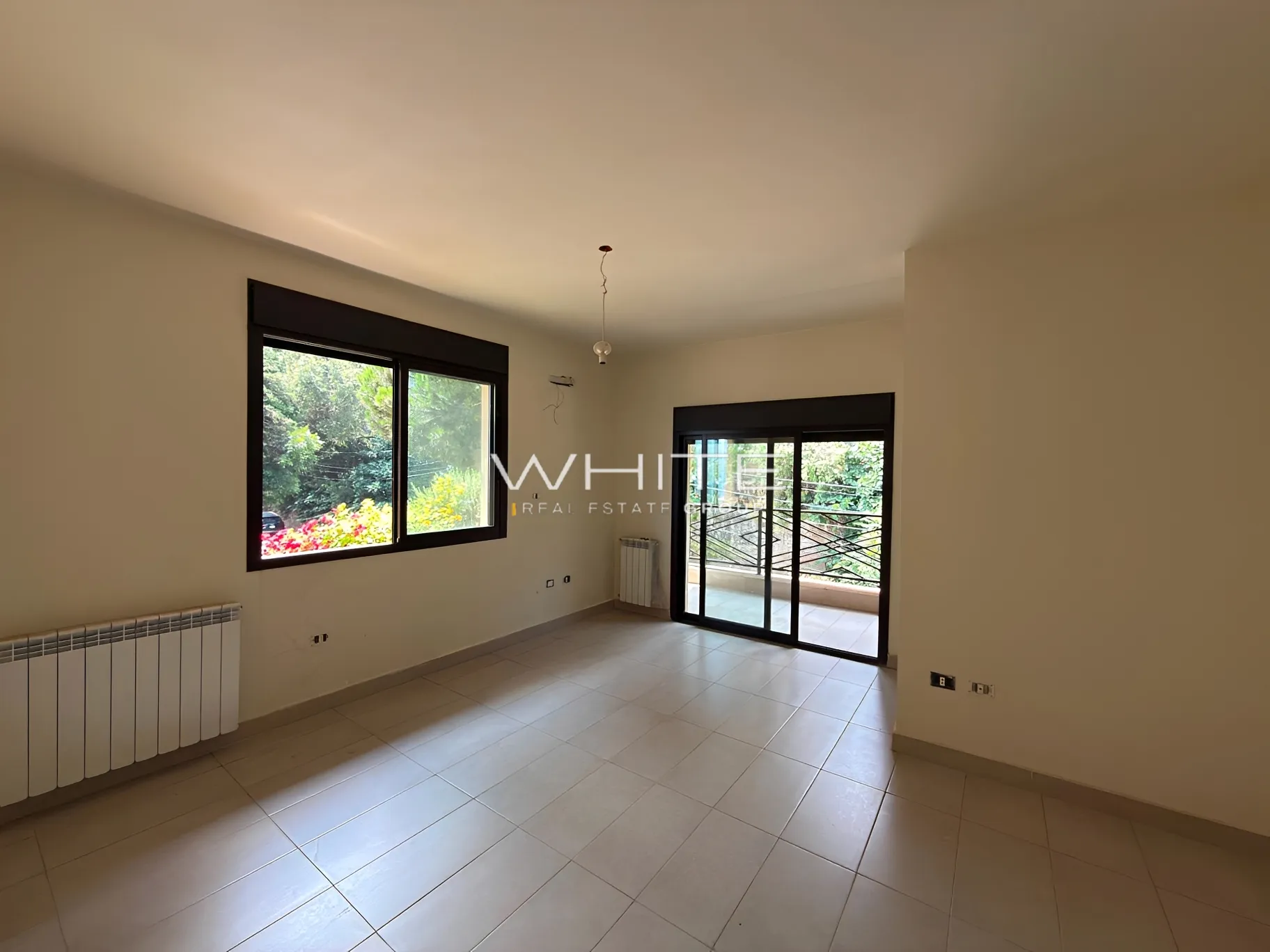 Apartment for sale in Mazraat Yachoua, Lebanon - 4 bed, 5 bath