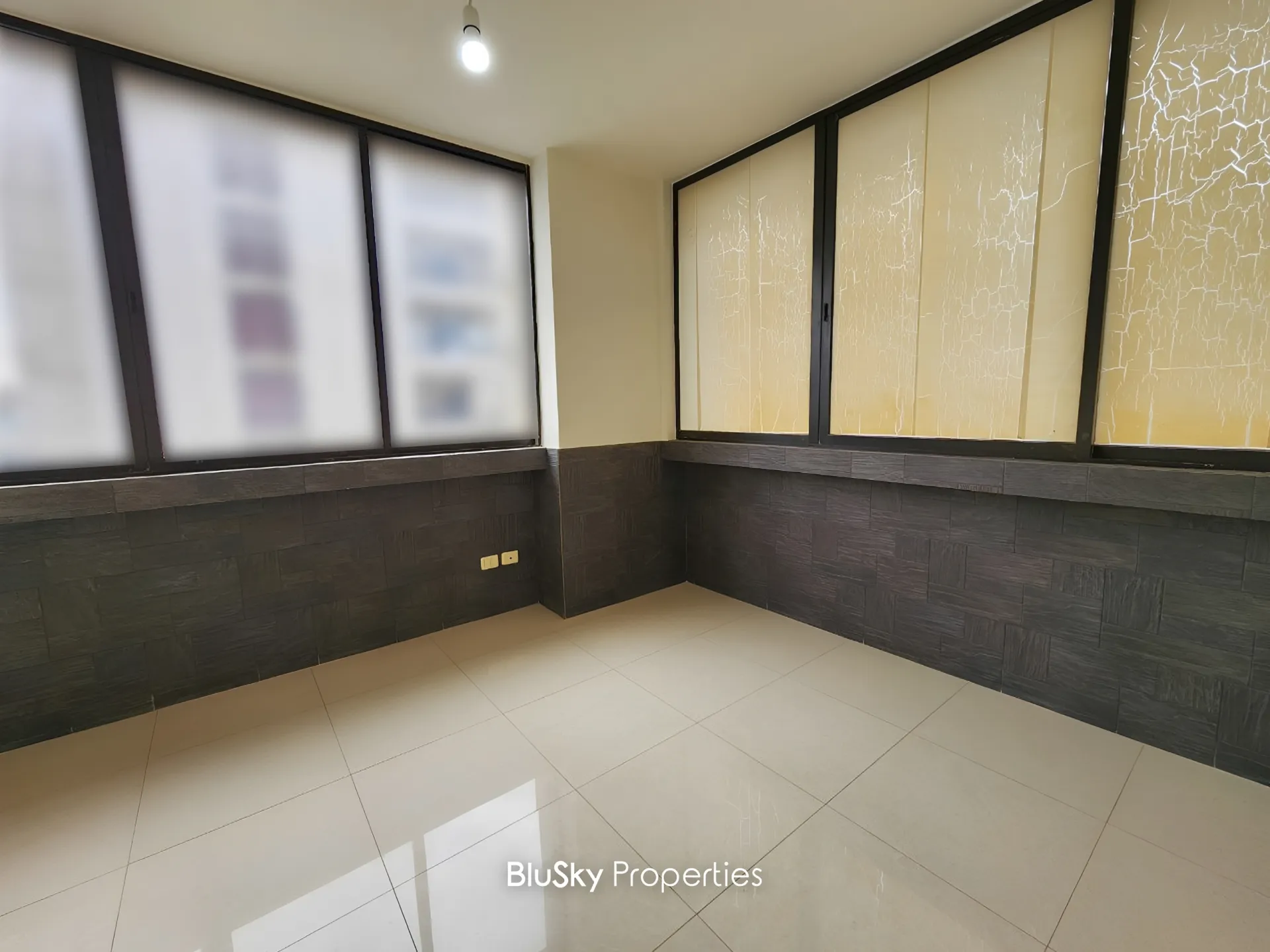 Office for rent in Dekwaneh, lebanon